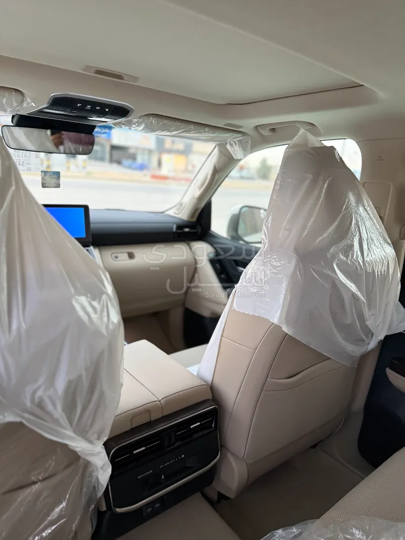 2025 تويوتا لاند كروزر جي اكس ار