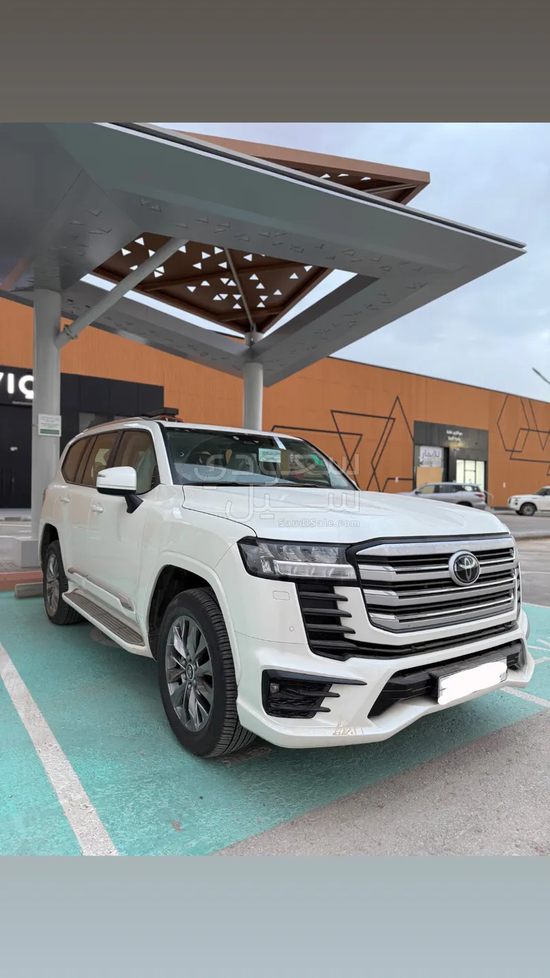 2025 تويوتا لاند كروزر جي اكس ار