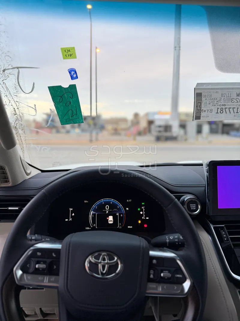 2025 تويوتا لاند كروزر جي اكس ار