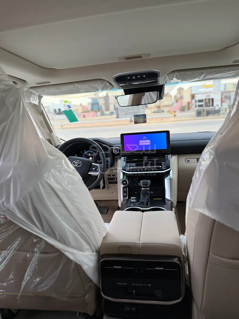 2025 تويوتا لاند كروزر جي اكس ار