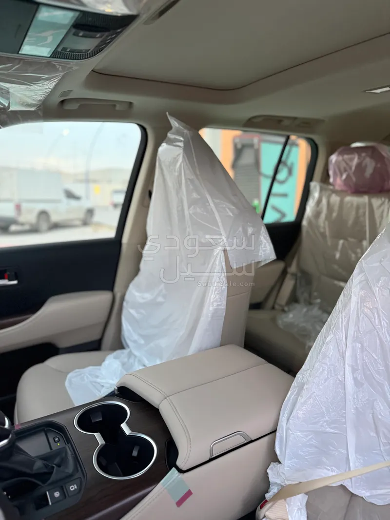 2025 تويوتا لاند كروزر جي اكس ار