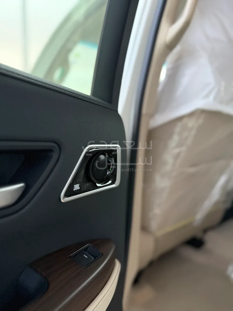 2025 تويوتا لاند كروزر جي اكس ار