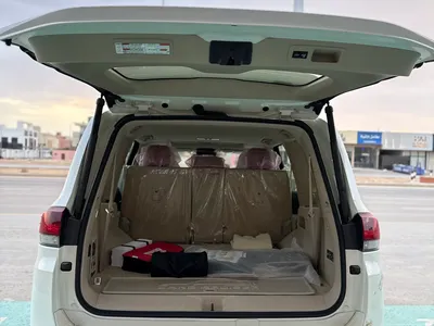 2025 تويوتا لاند كروزر جي اكس ار