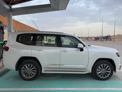 2025 تويوتا لاند كروزر جي اكس ار