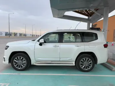 2025 تويوتا لاند كروزر جي اكس ار