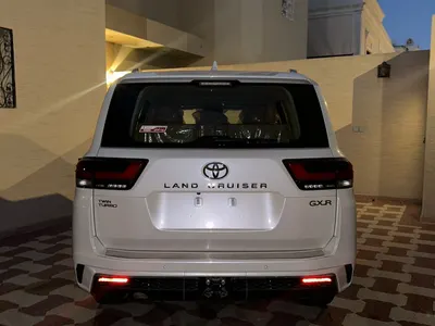 2025 تويوتا لاند كروزر جي اكس ار