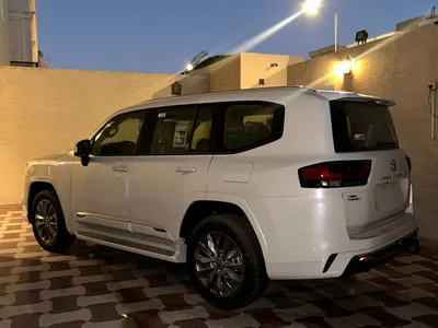 2025 تويوتا لاند كروزر جي اكس ار