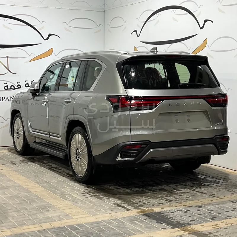2026 لكزس إل إكس 600