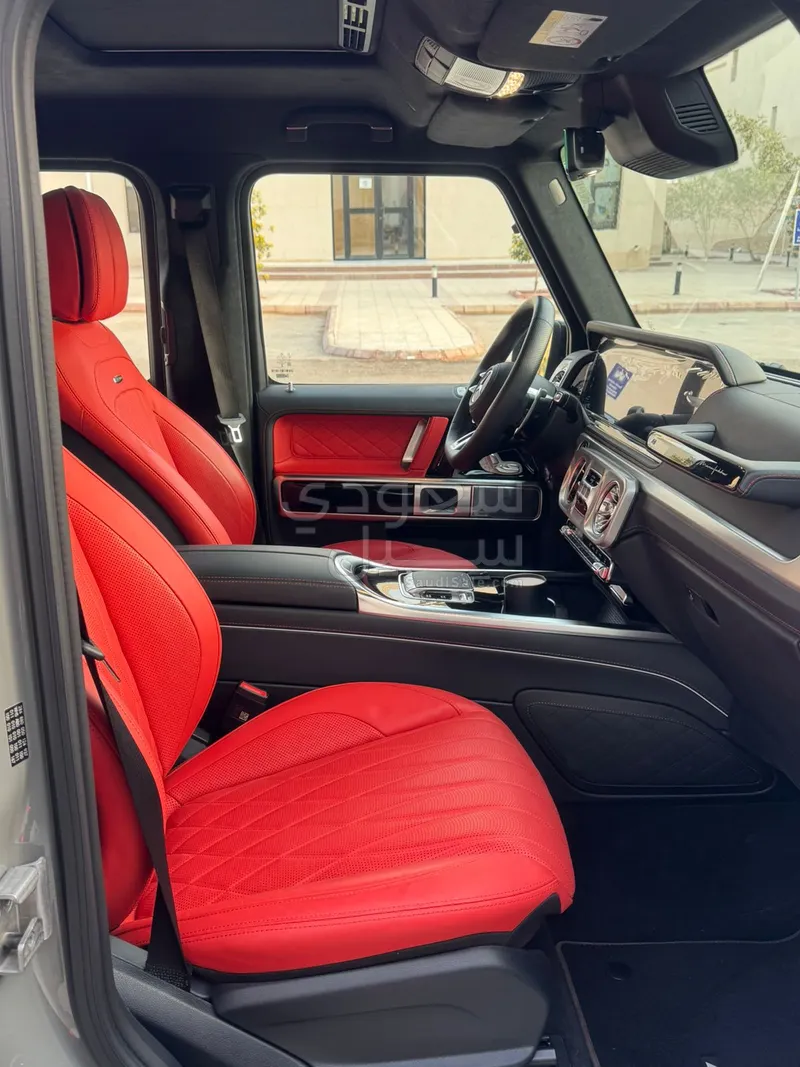 2025 مرسيدس - بنز جي 63 أي إم جي