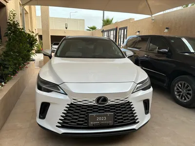 2023 لكزس أر إكس 450 هايبرد