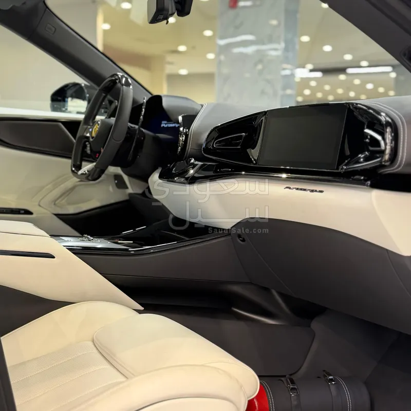 2025 فيراري بوروسانجوي