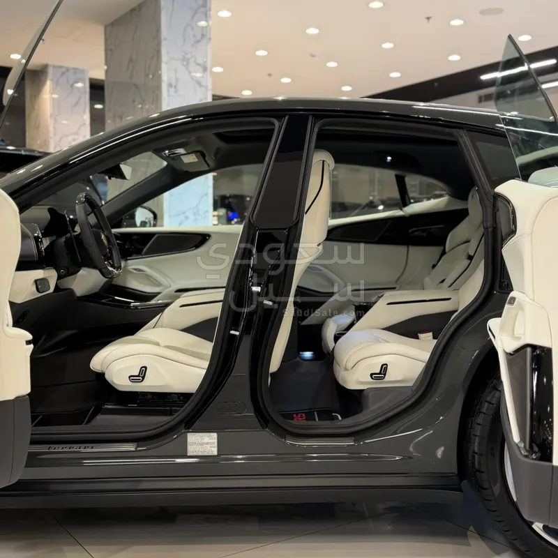 2025 فيراري بوروسانجوي