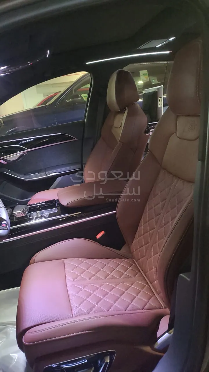 2023 اودي اي 8 ال النسخة السعودية