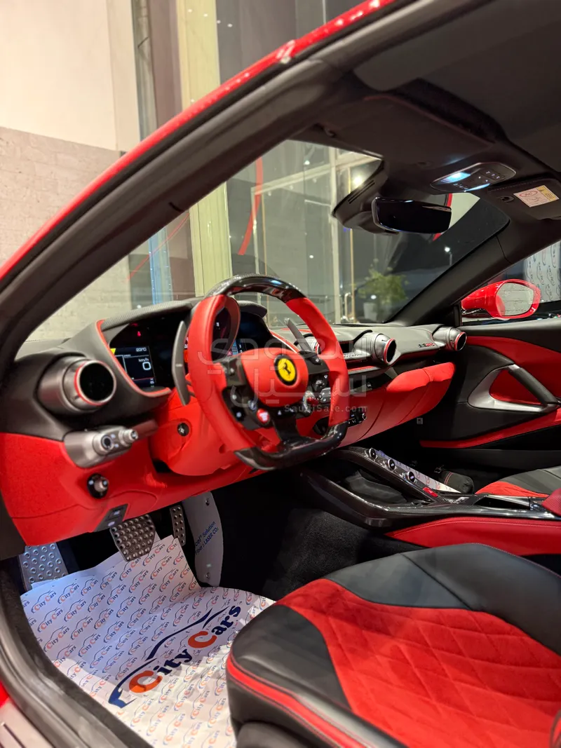 2023 فيراري 12 سيليندر