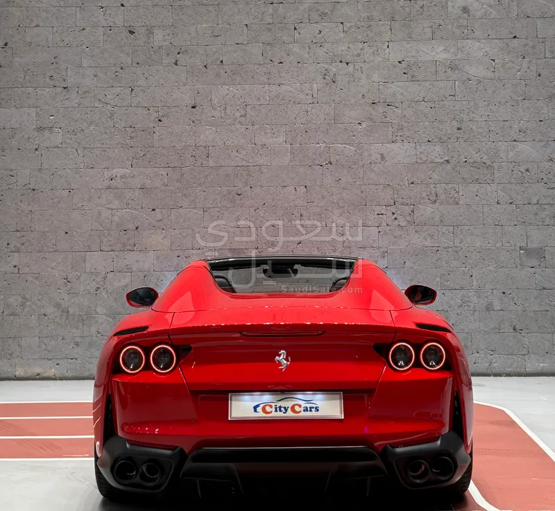 2023 فيراري 12 سيليندر