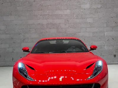 2023 فيراري 12 سيليندر