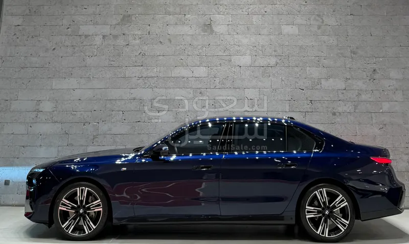 2023 بي ام دبليو الفئة السابعة 740أي