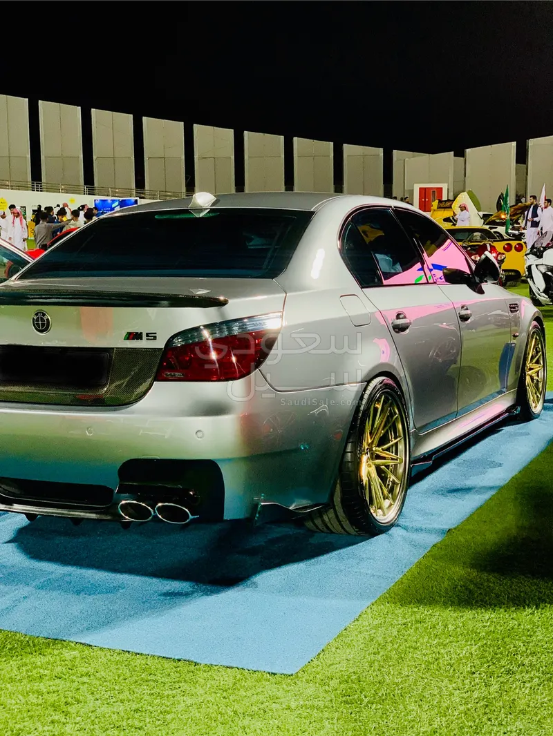 2006 بي ام دبليو الفئة ام إم 5