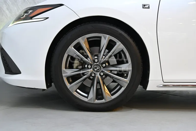 2019 لكزس إي إس 350 اف سبورت