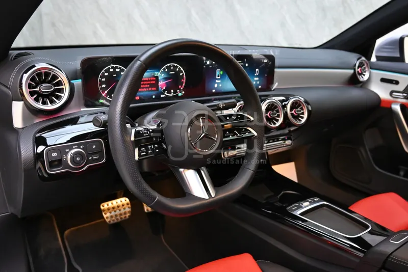 2025 مرسيدس - بنز سي إل أي 200