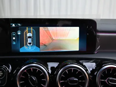 2025 مرسيدس - بنز سي إل أي 200