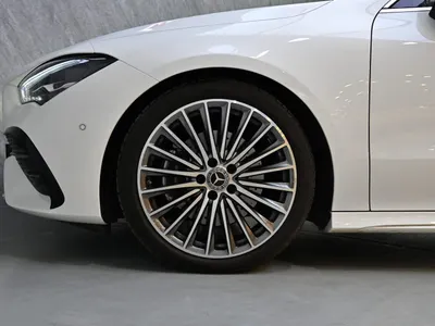 2025 مرسيدس - بنز سي إل أي 200