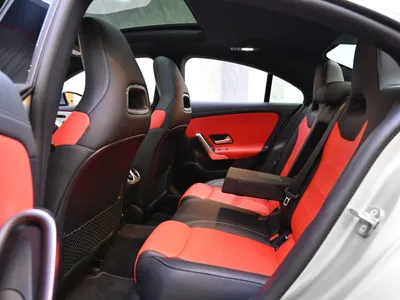 2025 مرسيدس - بنز سي إل أي 200