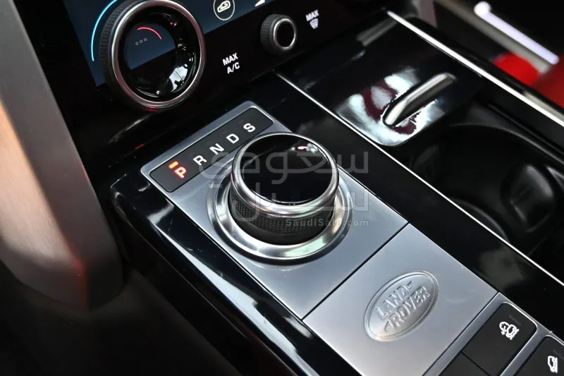 2021 لاند روفر رينج روفر فوج سوبر تشارج