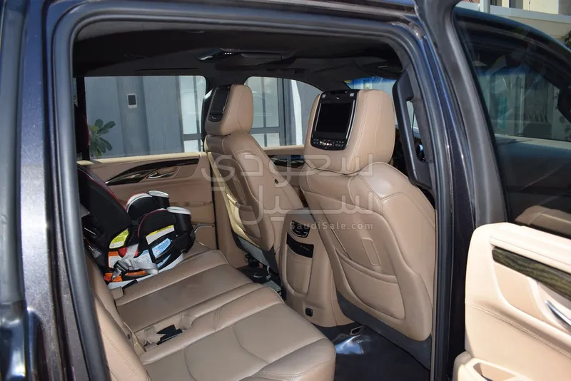 2018 كاديلاك اسكاليد بلاتينيوم