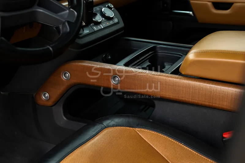 2020 لاند روفر ديفيندر اتش اس اي