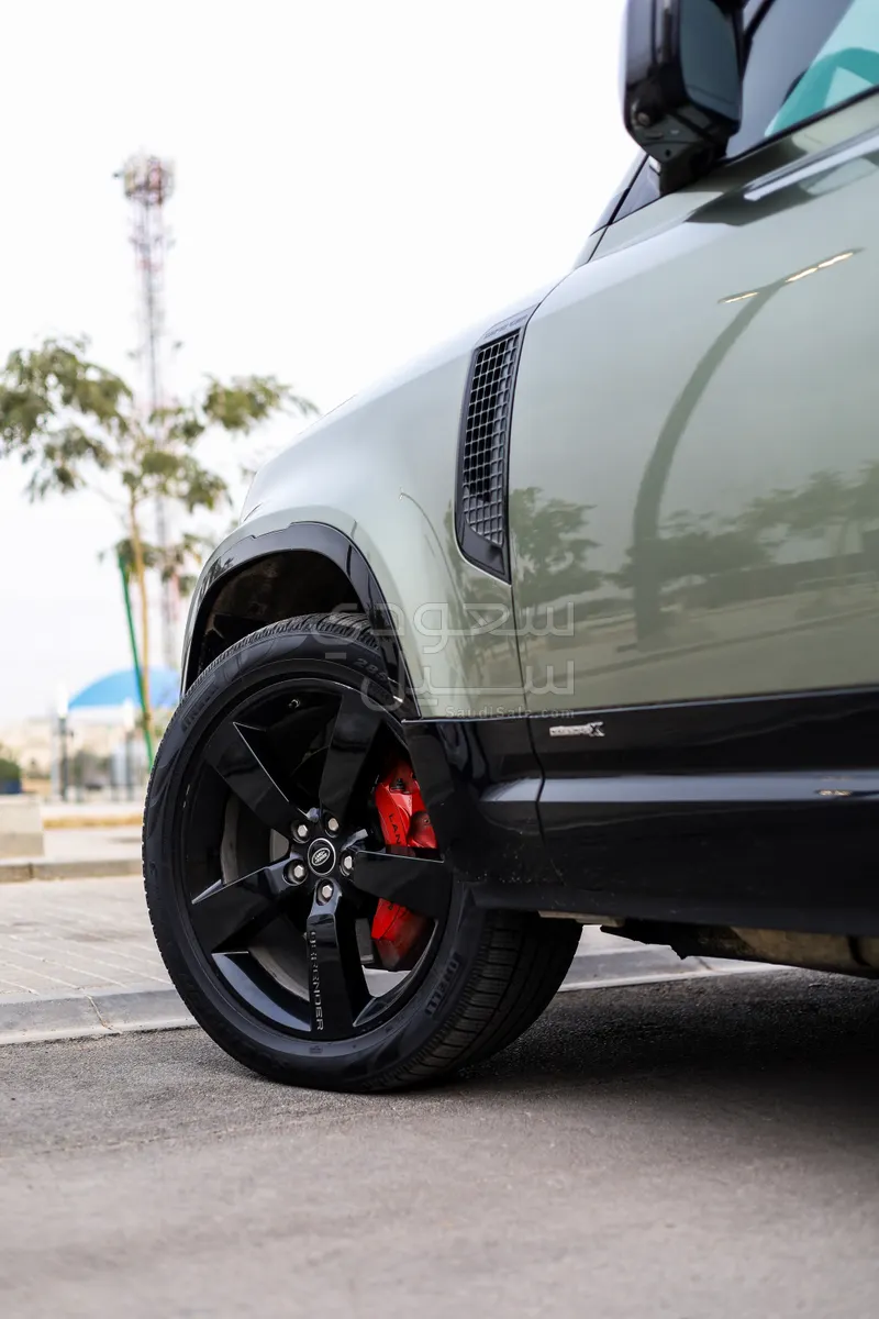 2020 لاند روفر ديفيندر اتش اس اي