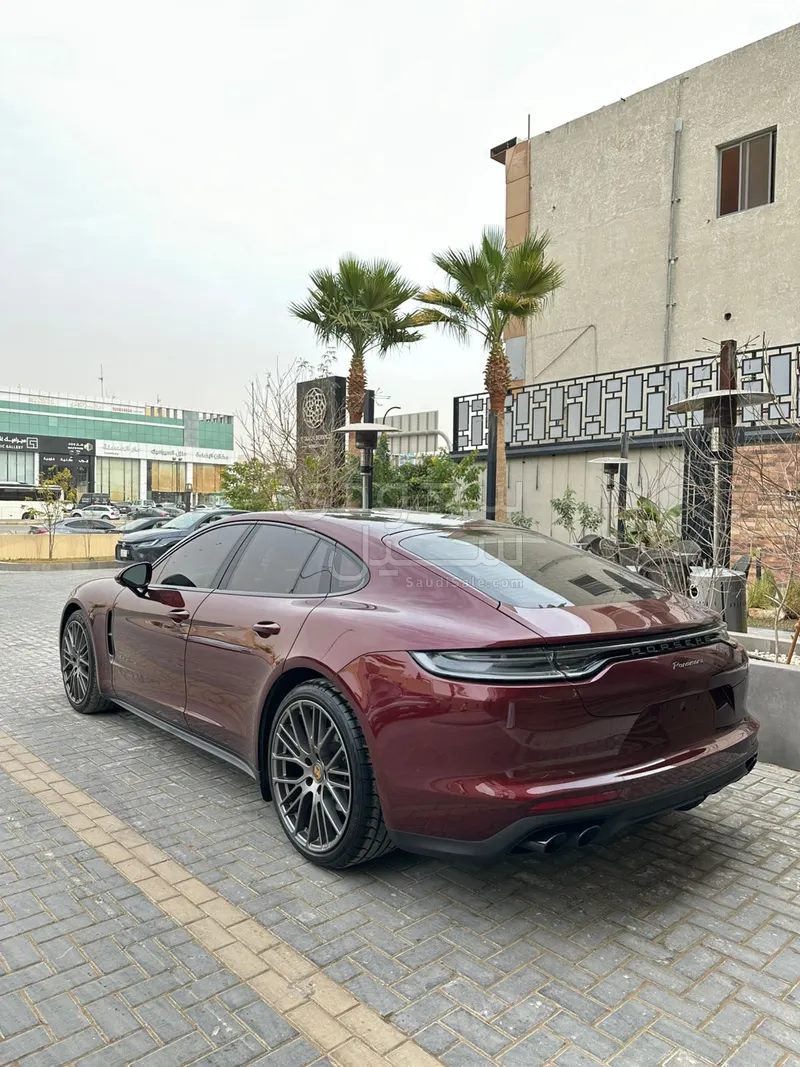 2022 بورش بانميرا بلاتنيوم اديشن