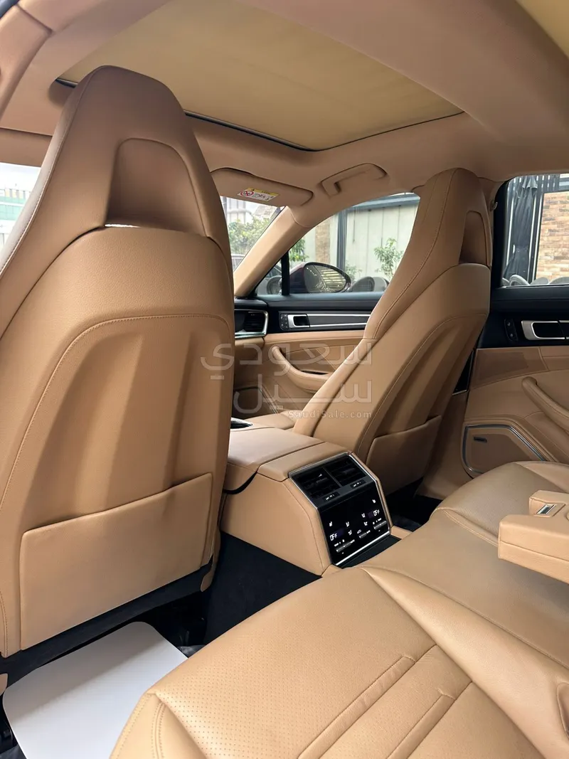 2022 بورش بانميرا بلاتنيوم اديشن