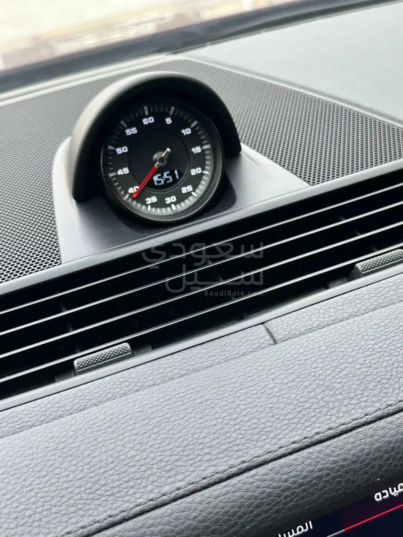 2022 بورش بانميرا بلاتنيوم اديشن