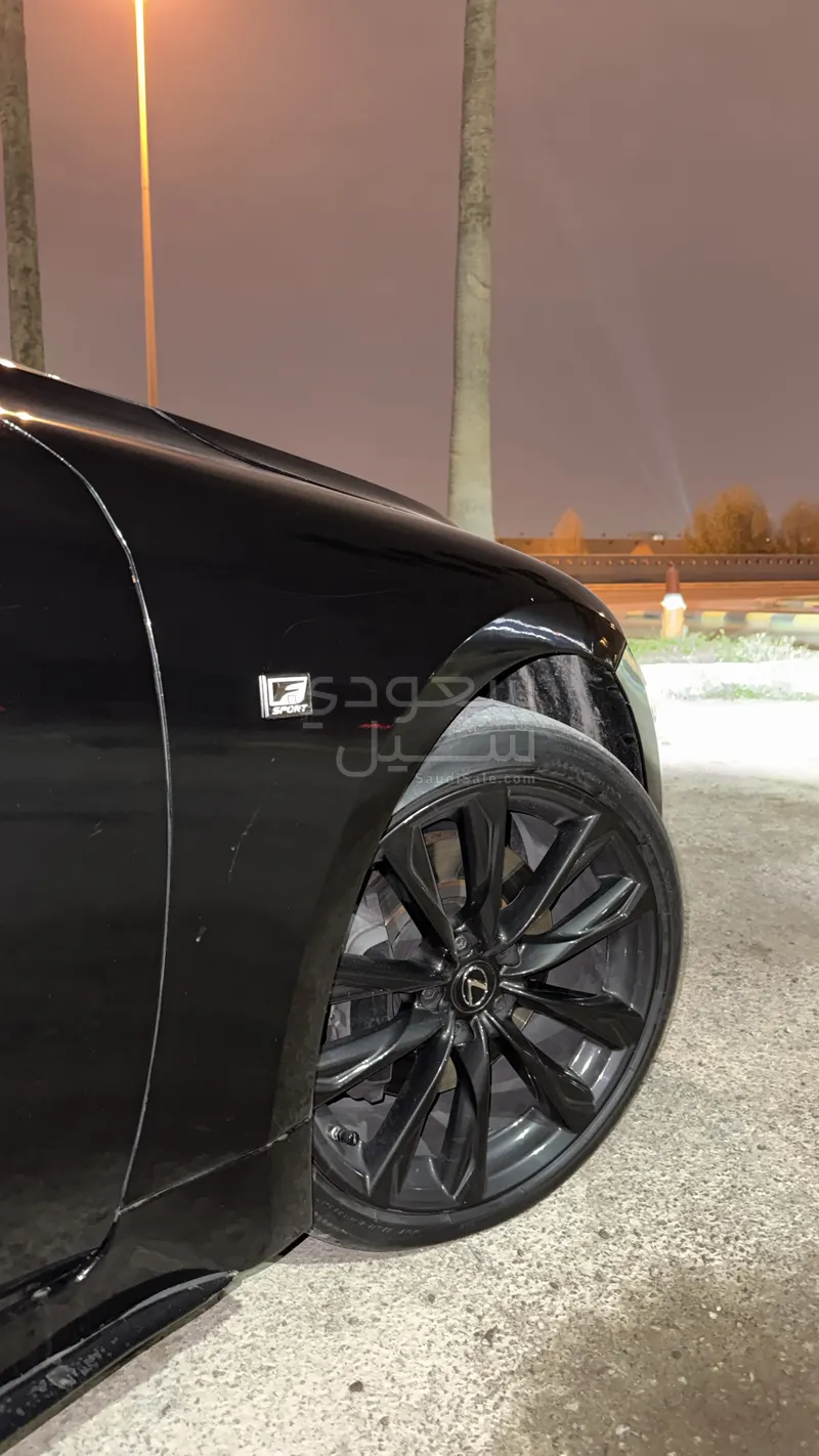 2024 لكزس آي إس 350 إف