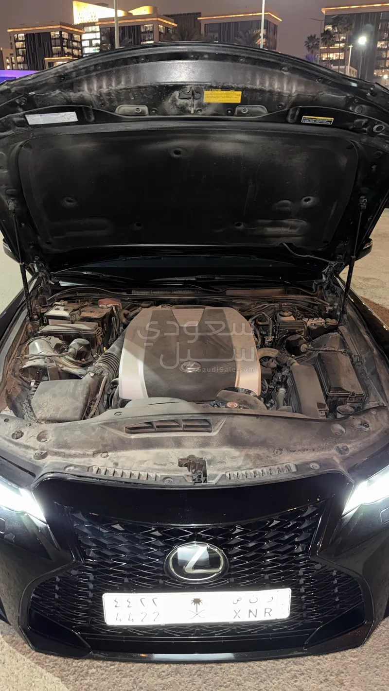 2024 لكزس آي إس 350 إف