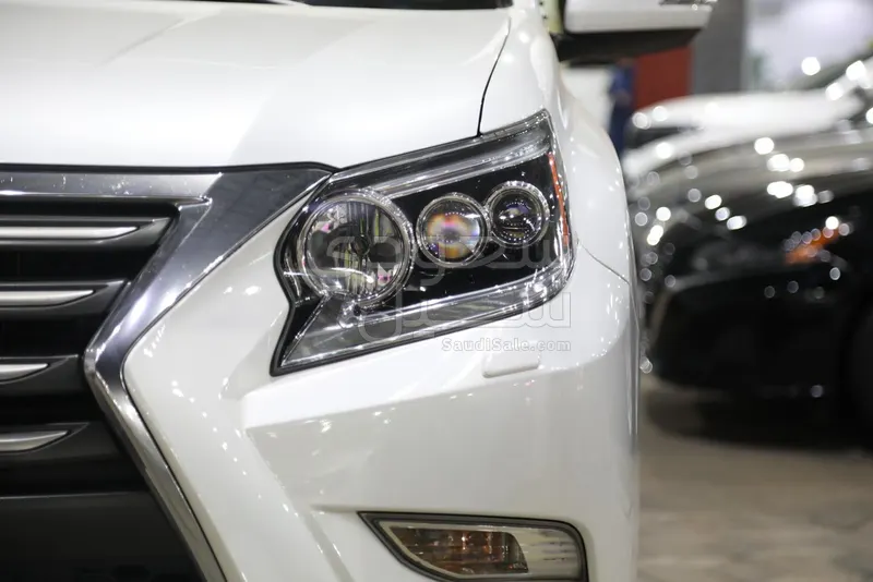 2015 لكزس جي إكس 460