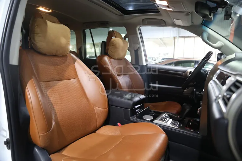 2015 لكزس جي إكس 460