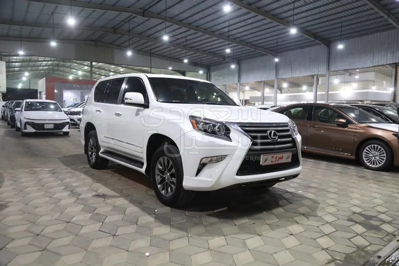 2015 لكزس جي إكس 460