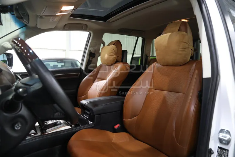 2015 لكزس جي إكس 460