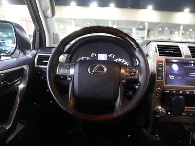 2015 لكزس جي إكس 460