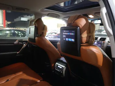 2015 لكزس جي إكس 460