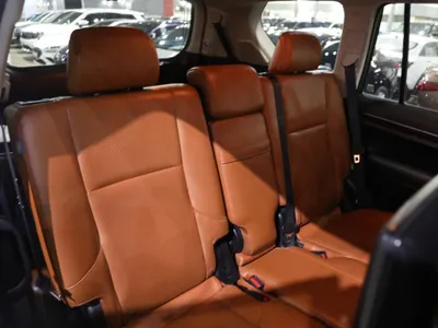 2015 لكزس جي إكس 460