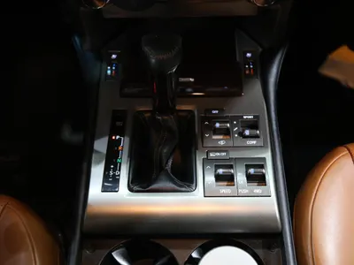 2015 لكزس جي إكس 460