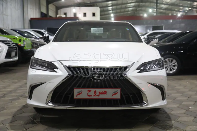 2025 لكزس إي إس 350 دي دي