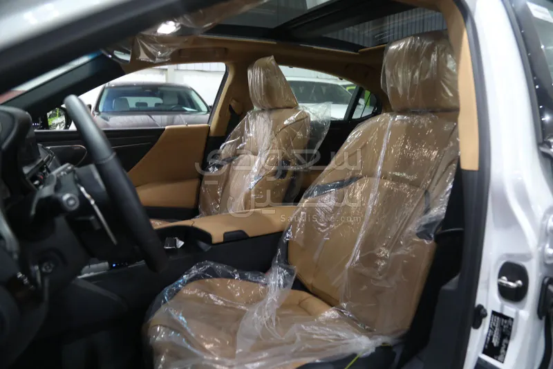 2025 لكزس إي إس 350 دي دي