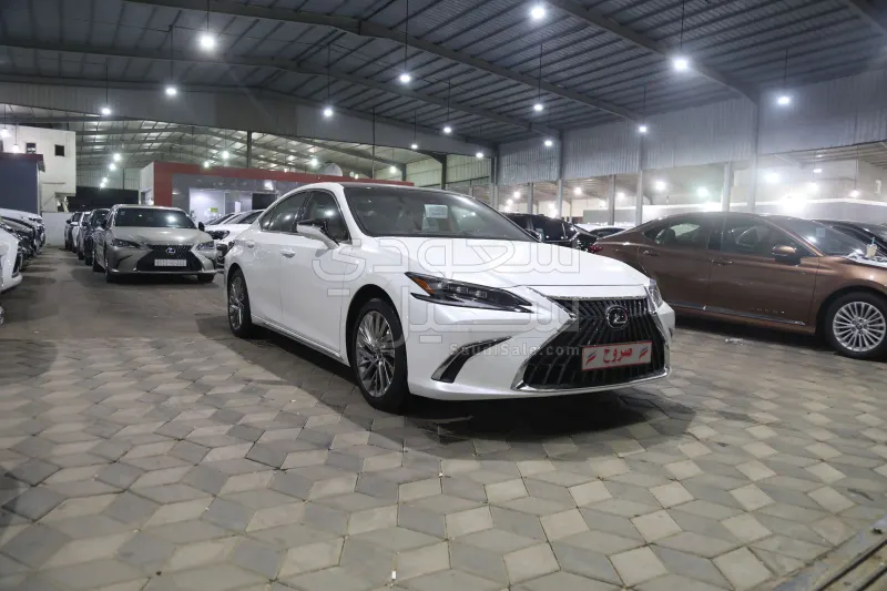 2025 لكزس إي إس 350 دي دي