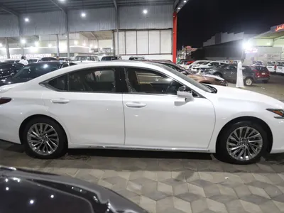 2025 لكزس إي إس 350 دي دي