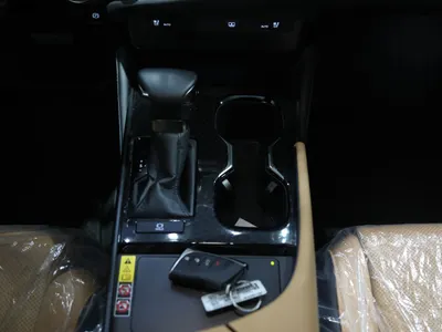 2025 لكزس إي إس 350 دي دي