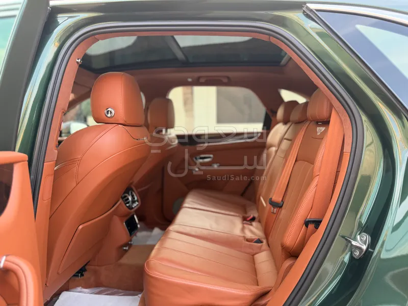 2019 بنتلي بنتايجا اس يو في